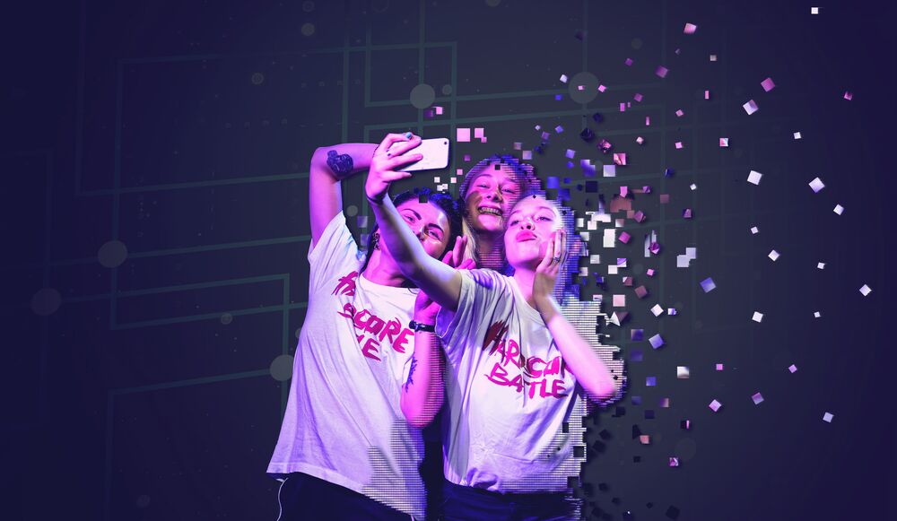 3 Mädchen machen ein Selfie